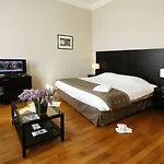La Des Fleurs Hotel 4*