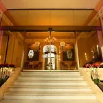 La Des Fleurs Hotel Spa
