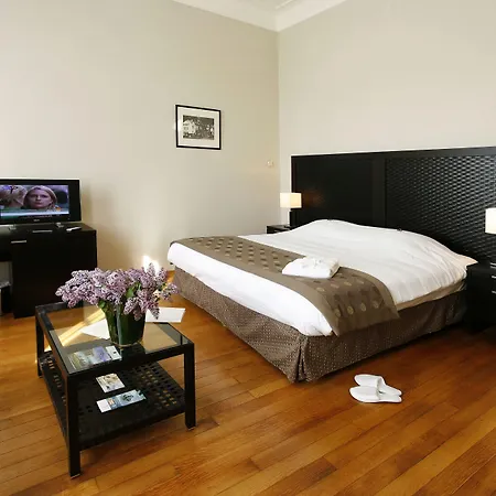 La Des Fleurs Hotel 4*