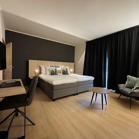 La Des Fleurs Hotel