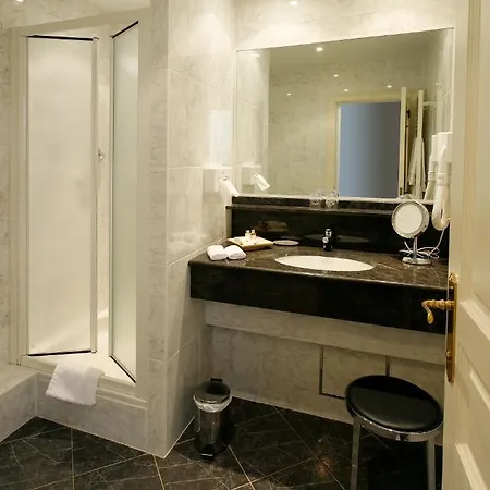 La Des Fleurs Otel 4*