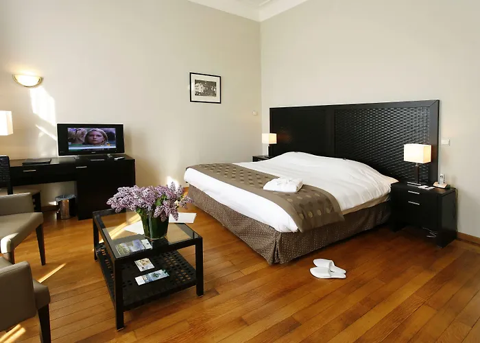 La Des Fleurs Hotel 4*